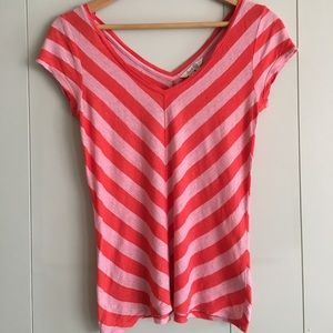 Boden size 2 linen pink chevron vneck top